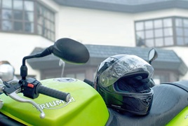 Motorrad vor Hotel Forstmeister